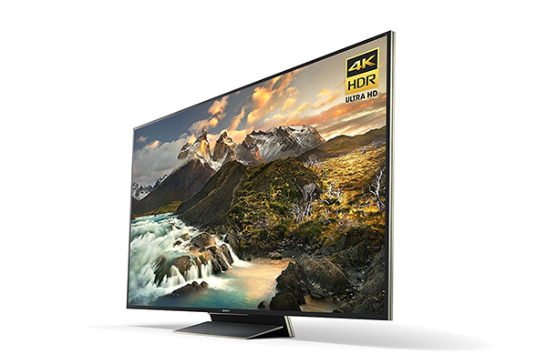 ظاهر تلویزیون Z9D ساده و در عین حال بسیار مدرن و زیبا است و جلوه ی خاصی به اتاق می دهد. از لحاظ کیفیت ساخت و استحکام بدنه نیاز به توضیح اضافه ندارد، چون دستگاه‌های سونی امتحان خودشان را پس داده اند